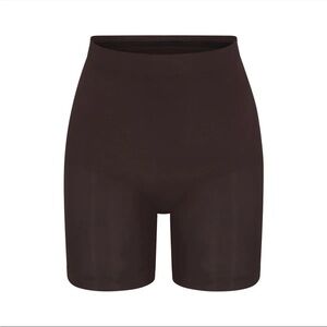 SKIMS Mid Thigh Sculpting Short